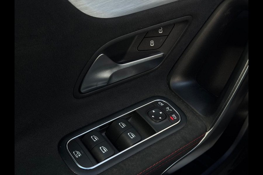 Mercedes-Benz A-Klasse 250 AMG FULL PANO NAVI DEALER OND CAMERA LEDER LED
