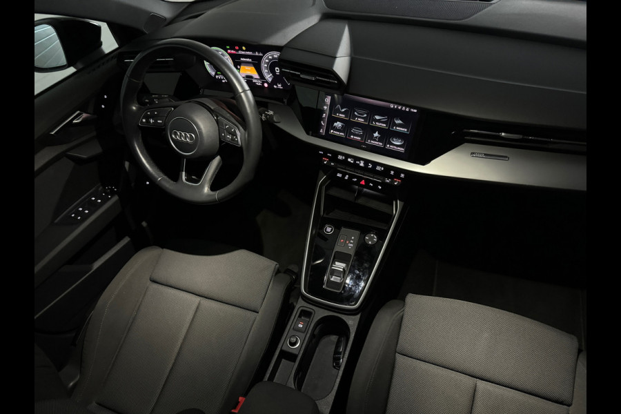 Audi A3 Sportback 45 TFSI e S Line Pano|Keyless|Dodehoek|ACC