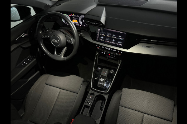 Audi A3 Sportback 45 TFSI e S Line Pano|Keyless|Dodehoek|ACC