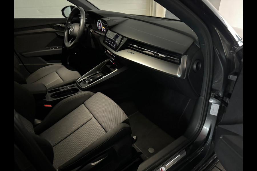 Audi A3 Sportback 45 TFSI e S Line Pano|Keyless|Dodehoek|ACC