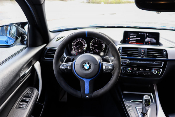 BMW 1-serie M140i High Executive **Sp.leder/Carplay/Alcantara stuur/BMW-Led**