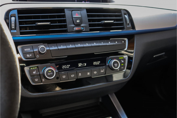 BMW 1-serie M140i High Executive **Sp.leder/Carplay/Alcantara stuur/BMW-Led**