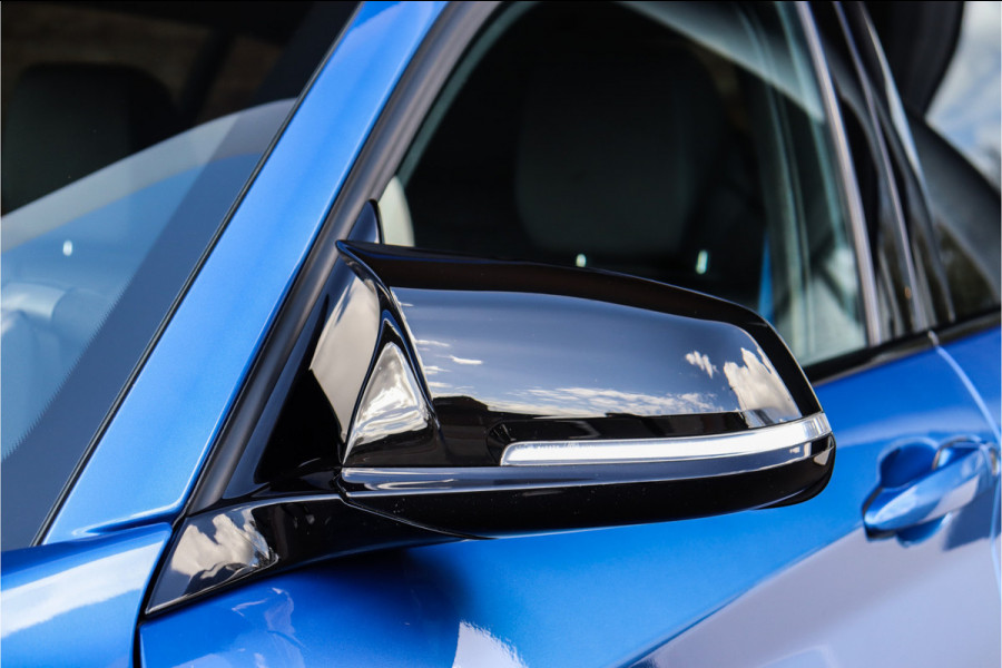 BMW 1-serie M140i High Executive **Sp.leder/Carplay/Alcantara stuur/BMW-Led**