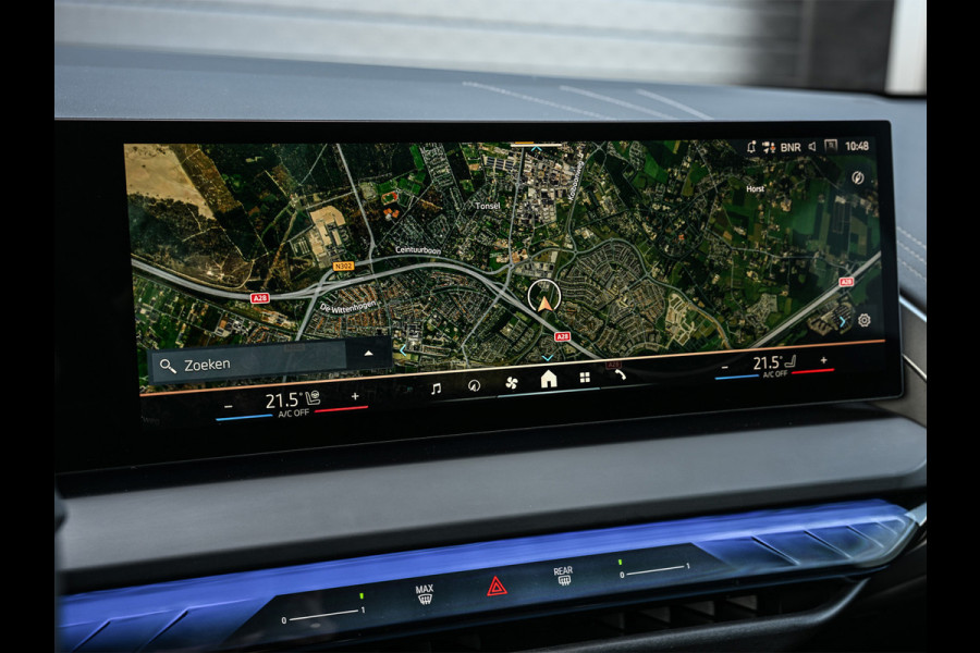 BMW X3 30e xDrive M Sport | Iconic glow grill | 360 Camera | Active cruise | Comfort access | Trekhaak | Ambiance interieur