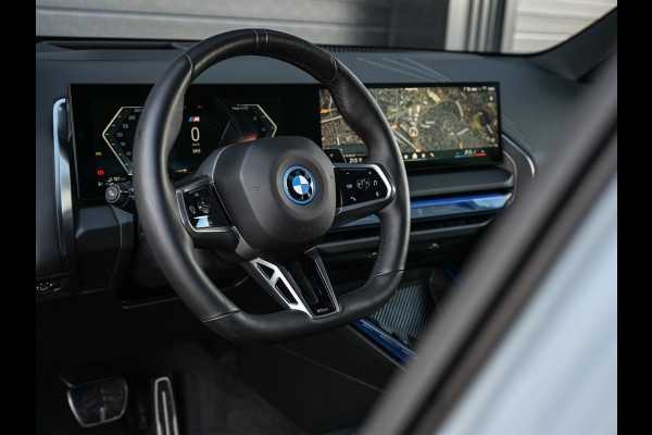 BMW X3 30e xDrive M Sport | Iconic glow grill | 360 Camera | Active cruise | Comfort access | Trekhaak | Ambiance interieur