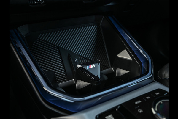 BMW X3 30e xDrive M Sport | Iconic glow grill | 360 Camera | Active cruise | Comfort access | Trekhaak | Ambiance interieur