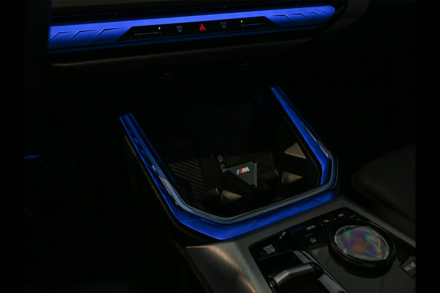 BMW X3 30e xDrive M Sport | Iconic glow grill | 360 Camera | Active cruise | Comfort access | Trekhaak | Ambiance interieur