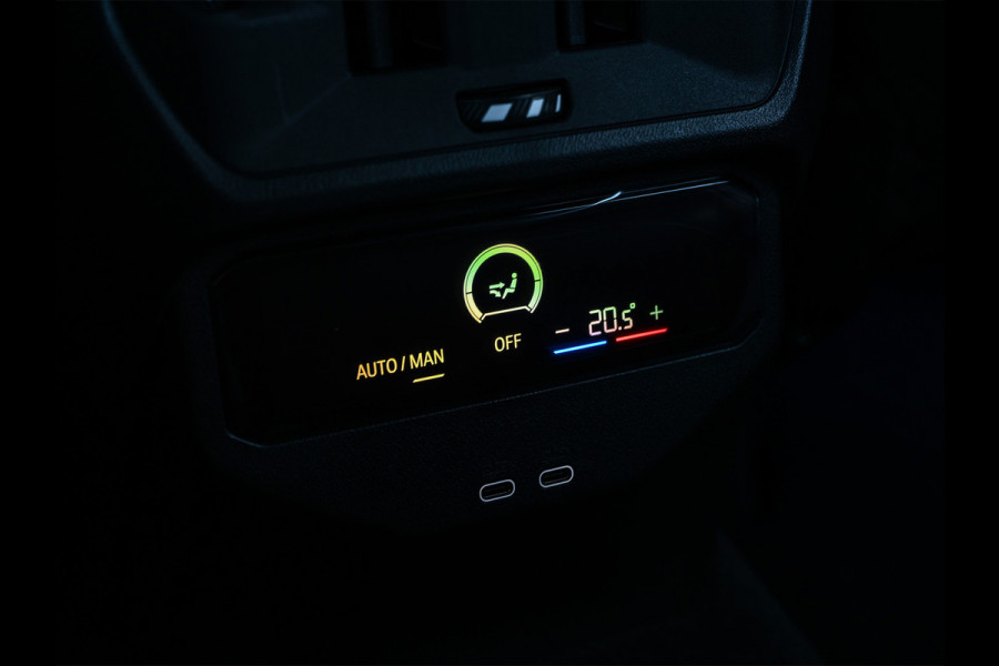 BMW X3 30e xDrive M Sport | Iconic glow grill | 360 Camera | Active cruise | Comfort access | Trekhaak | Ambiance interieur