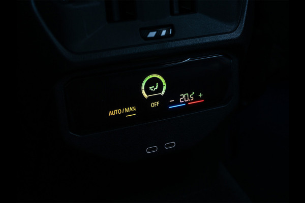 BMW X3 30e xDrive M Sport | Iconic glow grill | 360 Camera | Active cruise | Comfort access | Trekhaak | Ambiance interieur