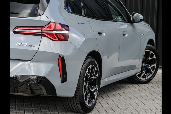 BMW X3 30e xDrive M Sport | Iconic glow grill | 360 Camera | Active cruise | Comfort access | Trekhaak | Ambiance interieur