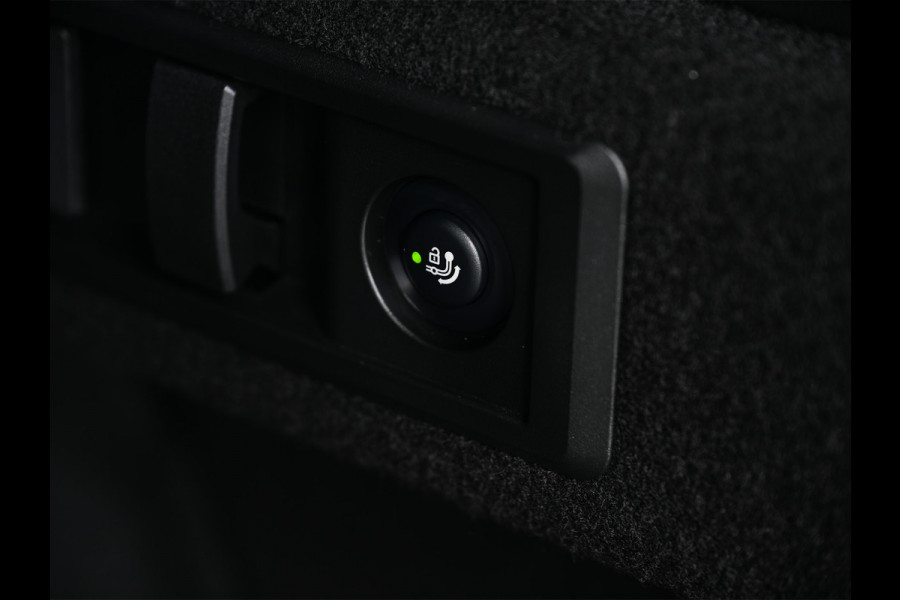 BMW X3 30e xDrive M Sport | Iconic glow grill | 360 Camera | Active cruise | Comfort access | Trekhaak | Ambiance interieur