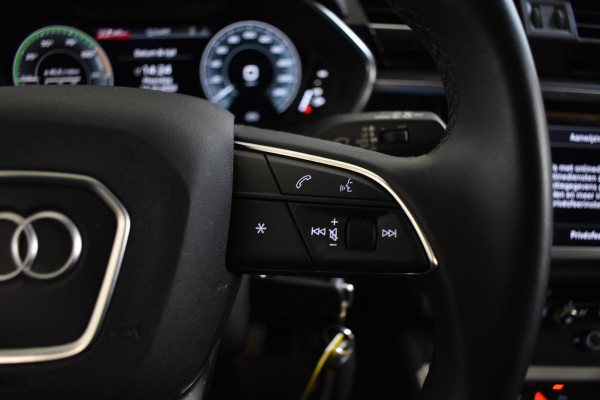 Audi Q3 45 TFSIe 245PK HYBRID S-TRONIC EDITION NAVI/PDC/BLUETOOTH