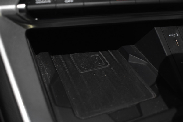 Audi Q3 45 TFSIe 245PK HYBRID S-TRONIC EDITION NAVI/PDC/BLUETOOTH