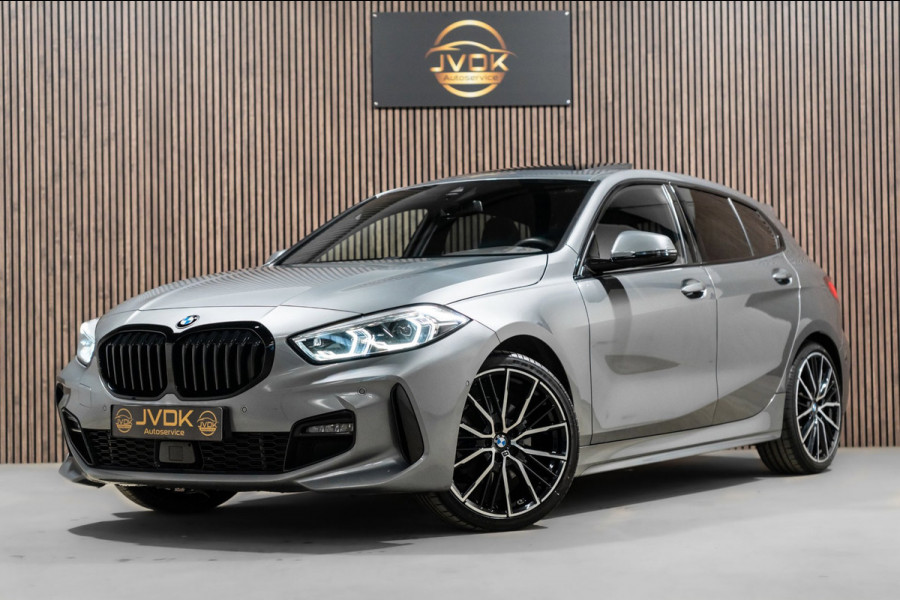 BMW 1-serie 118i M-Sport Pano HUD HK Muziek Kuipstoelen BTW