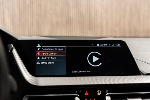 BMW 1-serie 118i M-Sport Pano HUD HK Muziek Kuipstoelen BTW