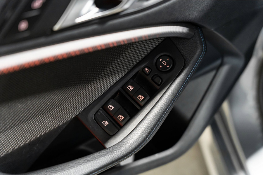 BMW 1-serie 118i M-Sport Pano HUD HK Muziek Kuipstoelen BTW