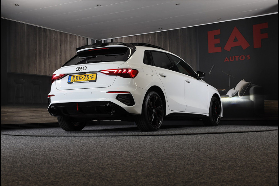Audi A3 Sportback 45 TFSI e RS3 Look / 245 PK / RS Zetels / B & O / Leder / Head Up / Open Pano / Matrix / Virtual Cockpit / Pdc