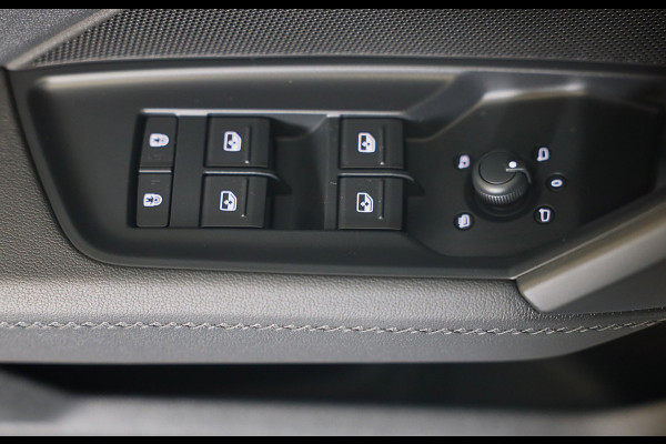 Audi A3 Sportback 45 TFSI e RS3 Look / 245 PK / RS Zetels / B & O / Leder / Head Up / Open Pano / Matrix / Virtual Cockpit / Pdc