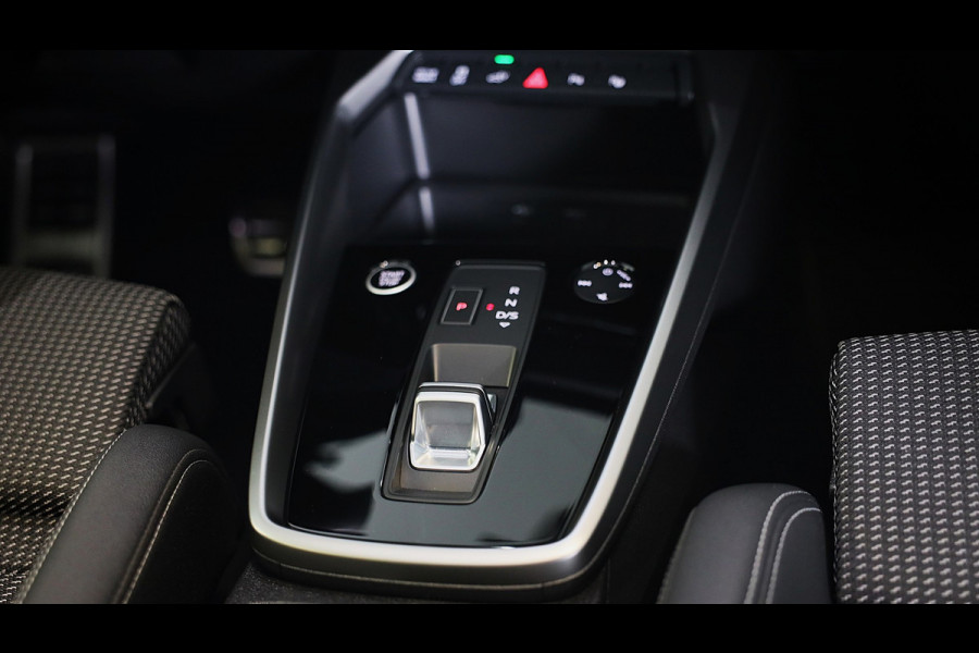 Audi A3 Sportback 45 TFSI e RS3 Look / 245 PK / RS Zetels / B & O / Leder / Head Up / Open Pano / Matrix / Virtual Cockpit / Pdc