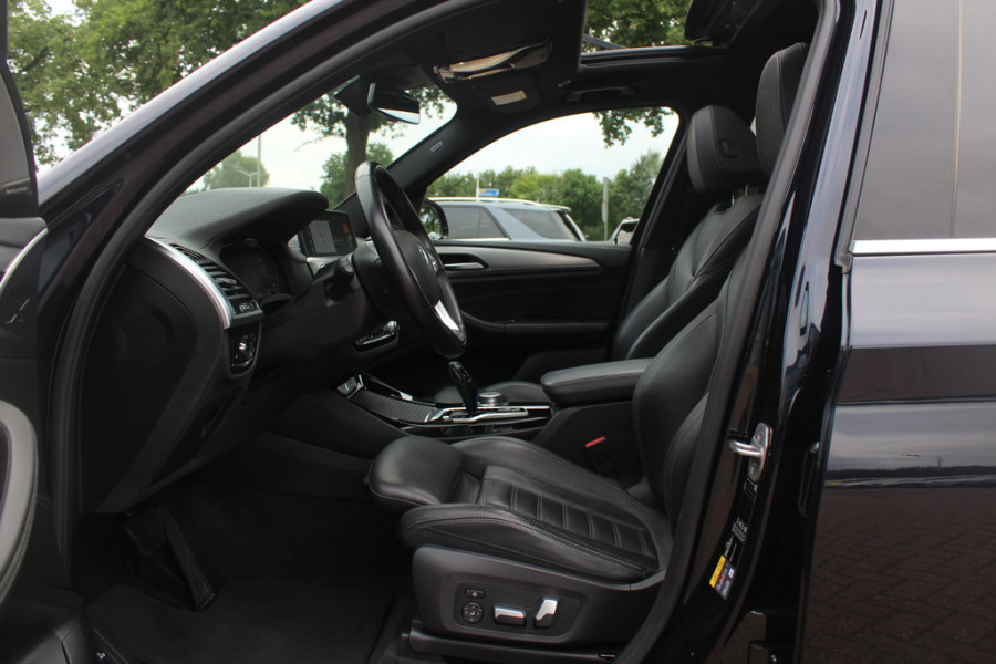 BMW iX3 High Executive 80 kWh / SoH 95,5% / Trekhaak / Panoramadak / Camera / Head-up / 20'' / Leder / Harman Kardon / Navigatie / Memory seats / Dodehoek / DAB / Stoelverwarming / Cruise Control Adaptief