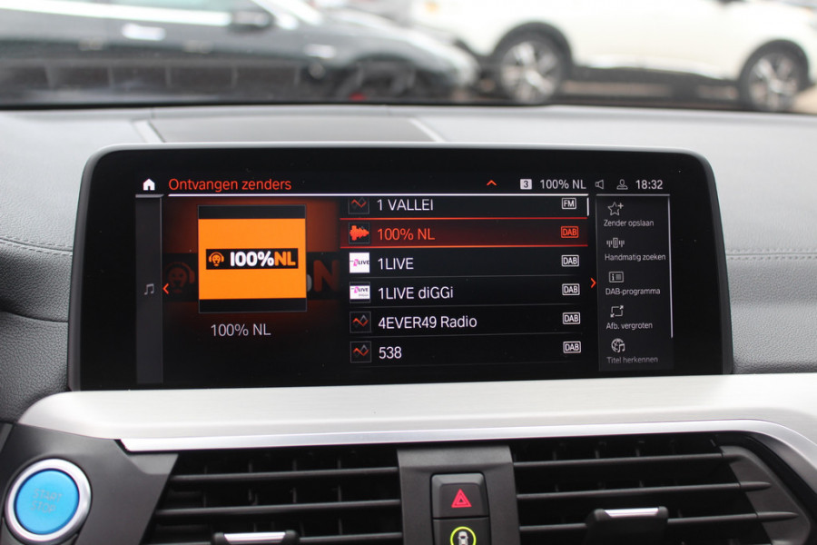 BMW iX3 High Executive 80 kWh / SoH 95,5% / Trekhaak / Panoramadak / Camera / Head-up / 20'' / Leder / Harman Kardon / Navigatie / Memory seats / Dodehoek / DAB / Stoelverwarming / Cruise Control Adaptief