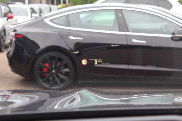 BMW iX3 High Executive 80 kWh / SoH 95,5% / Trekhaak / Panoramadak / Camera / Head-up / 20'' / Leder / Harman Kardon / Navigatie / Memory seats / Dodehoek / DAB / Stoelverwarming / Cruise Control Adaptief