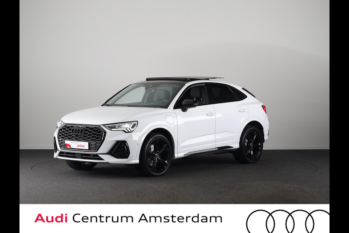 Audi Q3 Sportback 45 TFSI e S Edition 245 pk S-tronic | Navigatie | Panoramadak | Trekhaak (wegklapbaar) | Parkeersensoren (Park assist) | Achteruitrijcamera | Stoelverwarming | S-Line |