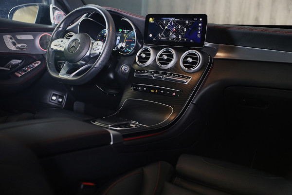 Mercedes-Benz GLC Coupé 300e 4MATIC AMG 63 Look / Memory / Digital Cockpit / Burmester / Open Dak / Camera / Acc / Leder