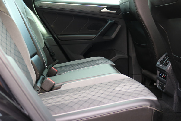 Volkswagen Tiguan 1.5 TSI R-Line Business+ Panodak Virtual cockpit Xenon Navi T-haak Bj:2022