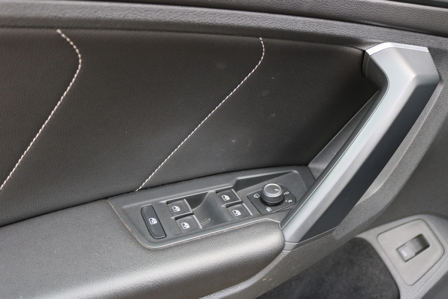 Volkswagen Tiguan 1.5 TSI R-Line Business+ Panodak Virtual cockpit Xenon Navi T-haak Bj:2022
