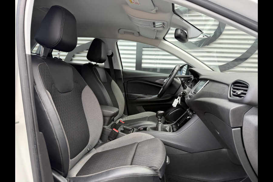 Opel Grandland X 1.2 Turbo Business + 2e Eigenaar|Navi|Clima|Cruise|Carplay|Trekhaak|PDC|Dealer onderhouden|D-riem vv in 2023|N.A.P|APK tot 08-2027