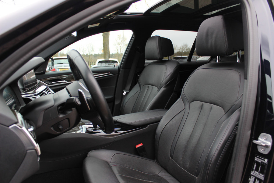 BMW 5 Serie Touring 540i xDrive High Exe. M Sport / Trekhaak / Panoramadak / 360Camera / Head-up / Leder / 19'' / Harman Kardon / CarPlay / Stoelventilatie / Stuur+Stoelverwarming / 4zone / Dodehoek / DAB / ACC