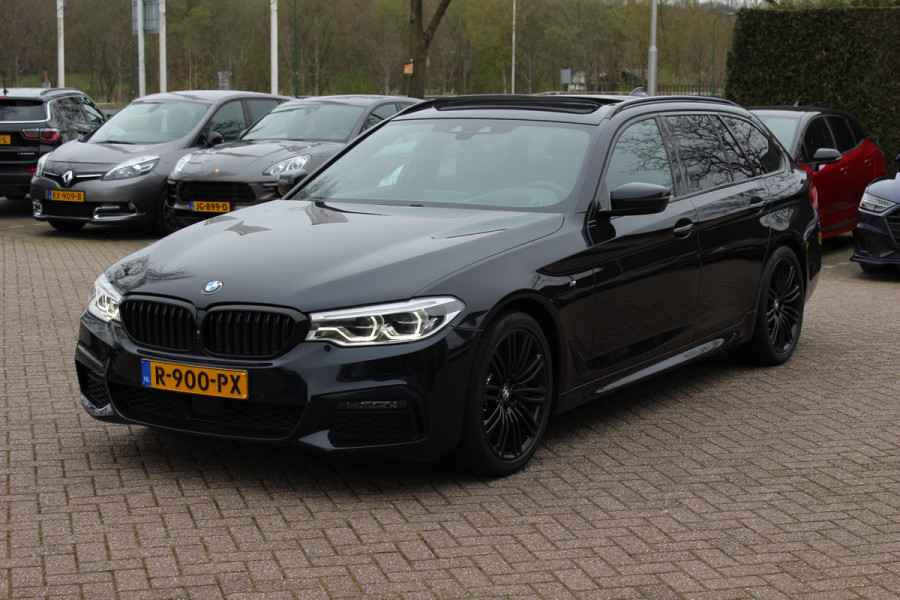 BMW 5 Serie Touring 540i xDrive High Exe. M Sport / Trekhaak / Panoramadak / 360Camera / Head-up / Leder / 19'' / Harman Kardon / CarPlay / Stoelventilatie / Stuur+Stoelverwarming / 4zone / Dodehoek / DAB / ACC