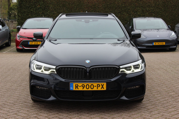 BMW 5 Serie Touring 540i xDrive High Exe. M Sport / Trekhaak / Panoramadak / 360Camera / Head-up / Leder / 19'' / Harman Kardon / CarPlay / Stoelventilatie / Stuur+Stoelverwarming / 4zone / Dodehoek / DAB / ACC
