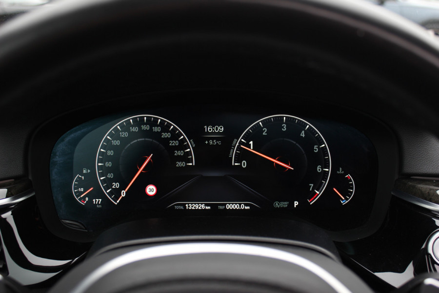 BMW 5 Serie Touring 540i xDrive High Exe. M Sport / Trekhaak / Panoramadak / 360Camera / Head-up / Leder / 19'' / Harman Kardon / CarPlay / Stoelventilatie / Stuur+Stoelverwarming / 4zone / Dodehoek / DAB / ACC