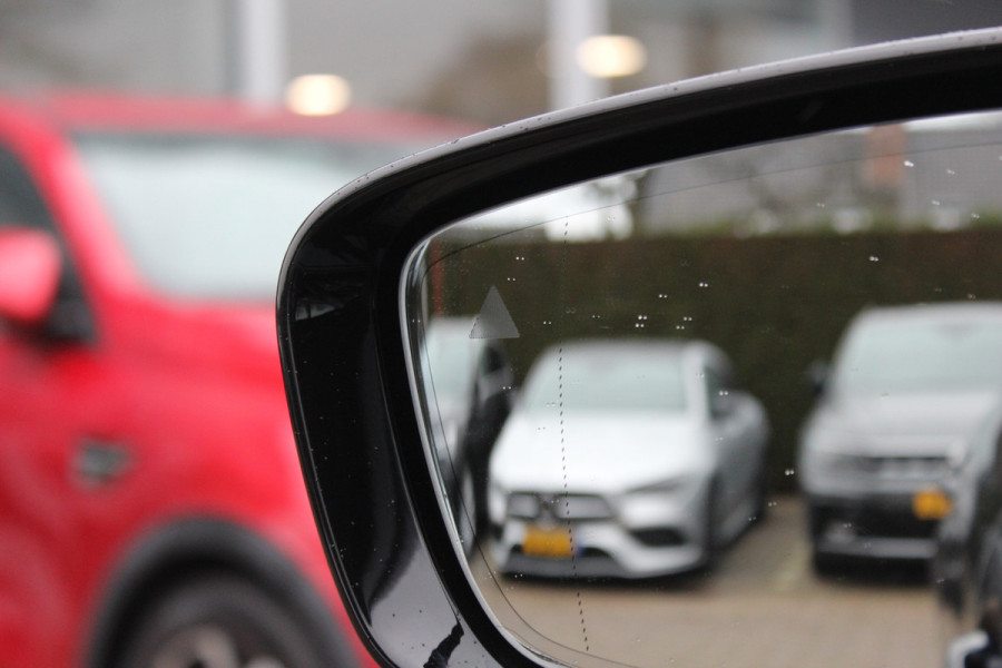 BMW 5 Serie Touring 540i xDrive High Exe. M Sport / Trekhaak / Panoramadak / 360Camera / Head-up / Leder / 19'' / Harman Kardon / CarPlay / Stoelventilatie / Stuur+Stoelverwarming / 4zone / Dodehoek / DAB / ACC