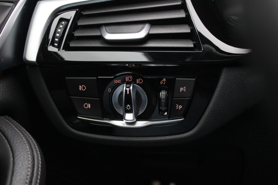 BMW 5 Serie Touring 540i xDrive High Exe. M Sport / Trekhaak / Panoramadak / 360Camera / Head-up / Leder / 19'' / Harman Kardon / CarPlay / Stoelventilatie / Stuur+Stoelverwarming / 4zone / Dodehoek / DAB / ACC