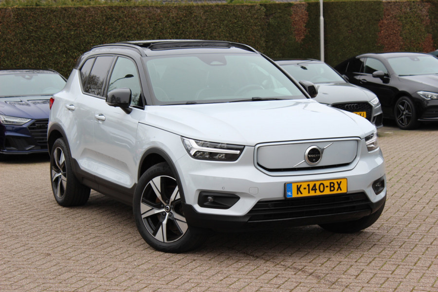 Volvo XC40 Recharge P8 AWD R-Design / SoH 92,1% / Trekhaak / Panoramadak / Camera / Keyless / Harman Kardon / 19'' / Half leder / Stuur+Stoelverwarming / DAB / Dodehoek / ACC