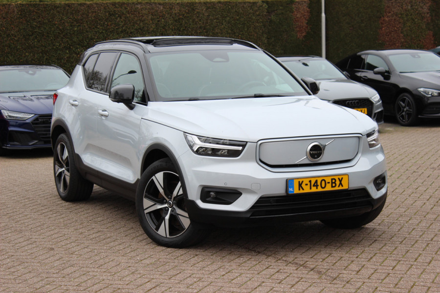 Volvo XC40 Recharge P8 AWD R-Design / SoH 92,1% / Trekhaak / Panoramadak / Camera / Keyless / Harman Kardon / 19'' / Half leder / Stuur+Stoelverwarming / DAB / Dodehoek / ACC