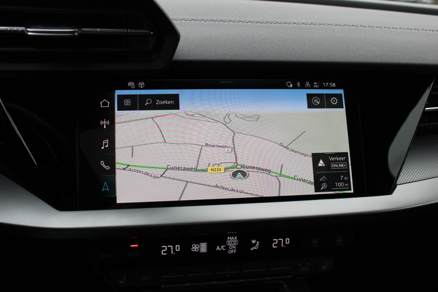 Audi A3 Sportback 45 TFSI e S edition Competition / Trekhaak / Panoramadak / CarPlay / Matrix LED / Keyless / Parkeerhulp V+A / 18'' / Half leder / Navigatie / DAB / Dodehoek / Stoelverwarming / ACC