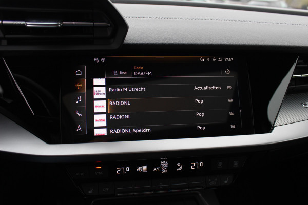 Audi A3 Sportback 45 TFSI e S edition Competition / Trekhaak / Panoramadak / CarPlay / Matrix LED / Keyless / Parkeerhulp V+A / 18'' / Half leder / Navigatie / DAB / Dodehoek / Stoelverwarming / ACC