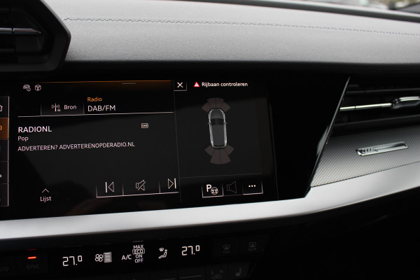 Audi A3 Sportback 45 TFSI e S edition Competition / Trekhaak / Panoramadak / CarPlay / Matrix LED / Keyless / Parkeerhulp V+A / 18'' / Half leder / Navigatie / DAB / Dodehoek / Stoelverwarming / ACC