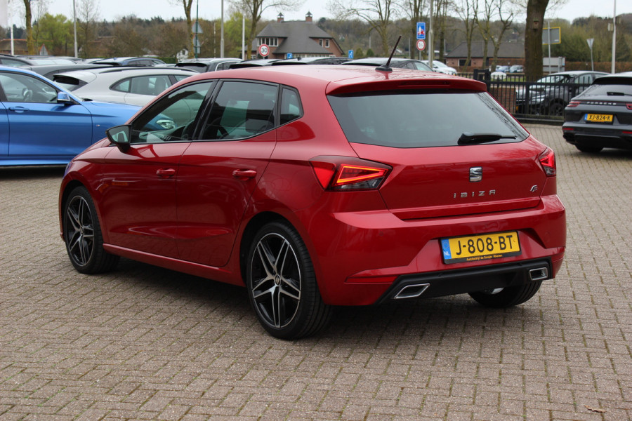 Seat Ibiza 1.0 TSI FR Business Intense / Camera / CarPlay / Keyless / 18'' / DAB / Stoelverwarming / ACC