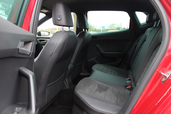 Seat Ibiza 1.0 TSI FR Business Intense / Camera / CarPlay / Keyless / 18'' / DAB / Stoelverwarming / ACC