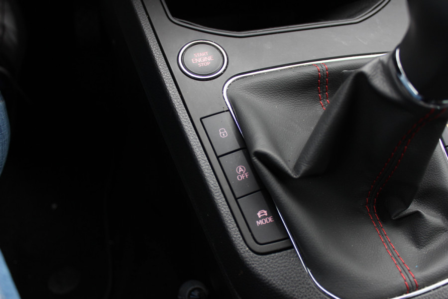 Seat Ibiza 1.0 TSI FR Business Intense / Camera / CarPlay / Keyless / 18'' / DAB / Stoelverwarming / ACC