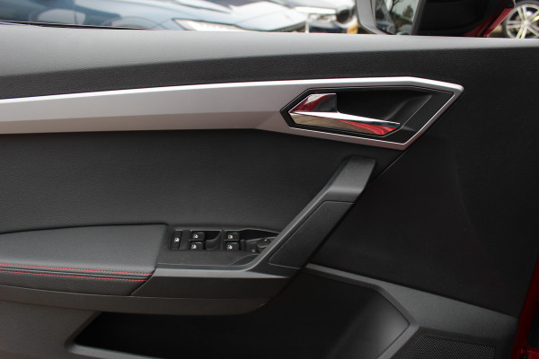 Seat Ibiza 1.0 TSI FR Business Intense / Camera / CarPlay / Keyless / 18'' / DAB / Stoelverwarming / ACC