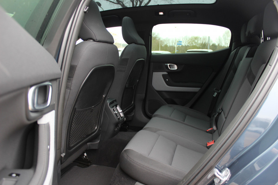 Polestar 2 Long Range Dual Motor Launch Edition 78kWh / SoH 92,9% / Trekhaak / Panoramadak / 360Camera / Luxe Leder / Keyless / 19'' / Stuurverwarming / Navigatie / DAB / ACC / Virtual Cockpit