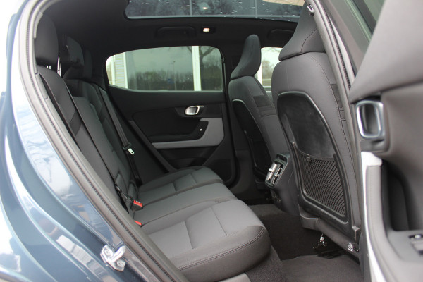 Polestar 2 Long Range Dual Motor Launch Edition 78kWh / SoH 92,9% / Trekhaak / Panoramadak / 360Camera / Luxe Leder / Keyless / 19'' / Stuurverwarming / Navigatie / DAB / ACC / Virtual Cockpit