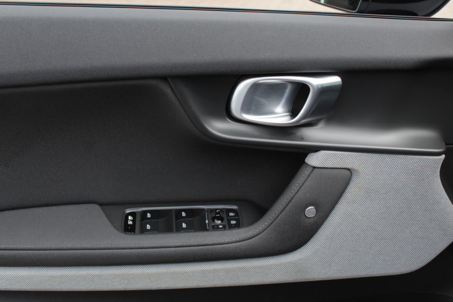 Polestar 2 Long Range Dual Motor Launch Edition 78kWh / SoH 92,9% / Trekhaak / Panoramadak / 360Camera / Luxe Leder / Keyless / 19'' / Stuurverwarming / Navigatie / DAB / ACC / Virtual Cockpit