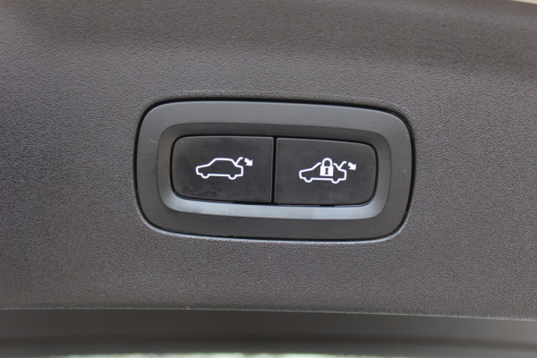 Polestar 2 Long Range Dual Motor Launch Edition 78kWh / SoH 92,9% / Trekhaak / Panoramadak / 360Camera / Luxe Leder / Keyless / 19'' / Stuurverwarming / Navigatie / DAB / ACC / Virtual Cockpit